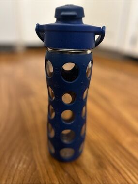 Life factory Glass Water Bottle with Silicone Sleeve